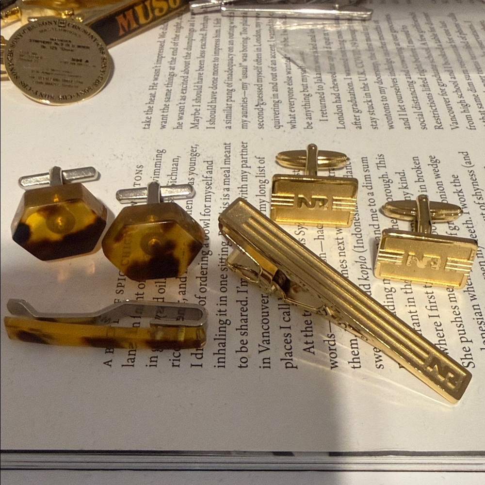 Nina Ricci Gold Cufflinks Set Made Germany with hard case (free cufflinks)